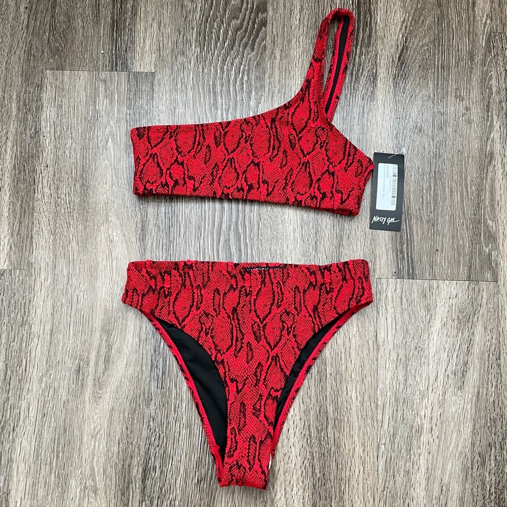 NASTY GAL: Snake Styled One Shoulder Bikini Set
